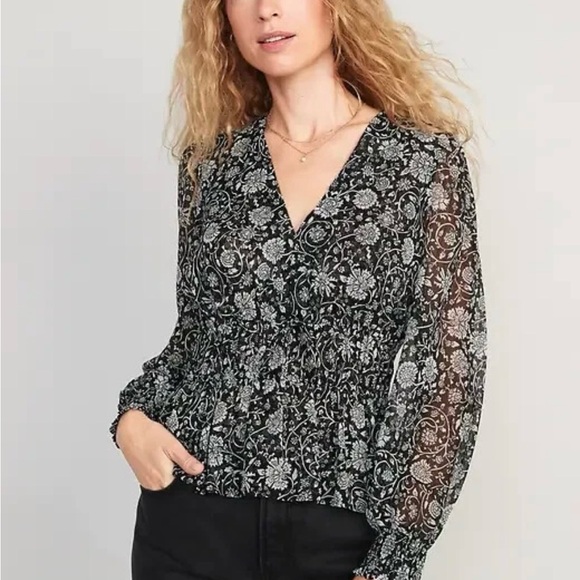 Old Navy V-Neck Black and White Sheer Floral Blouse - Picture 1 of 8